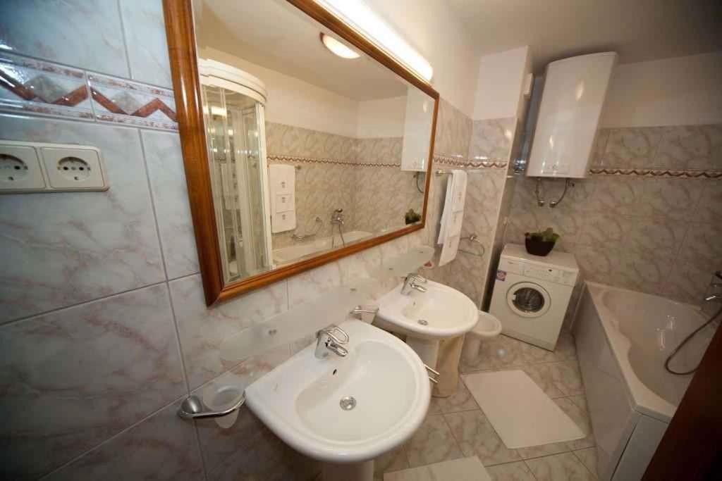 Apartments In Crikvenica 5559 Exterior foto